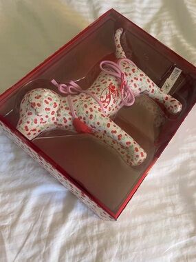 PINK x Frankie’s Bikinis Limited Edition Dog